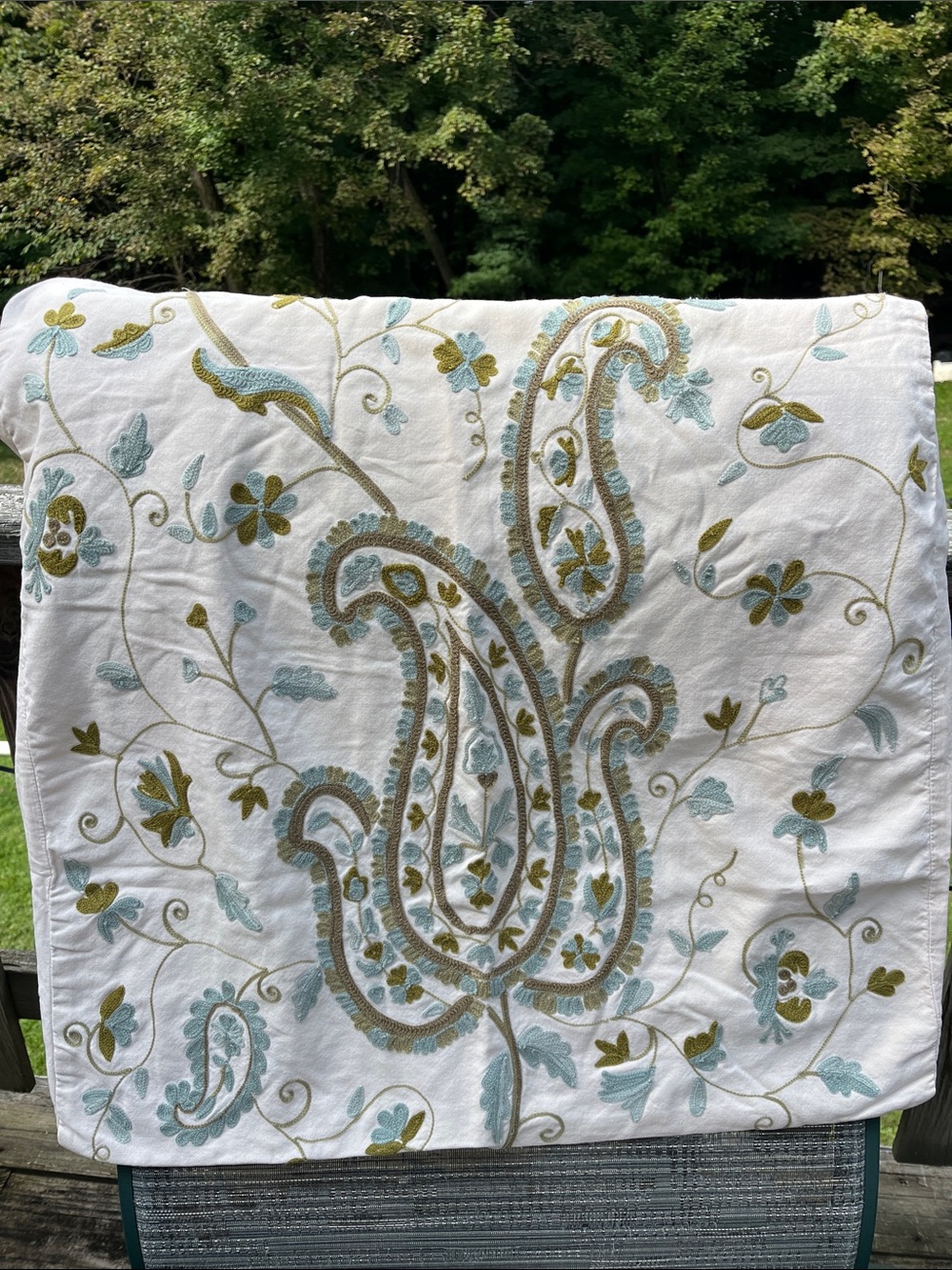 Pottery Barn vintage crewel embroidered shams🦋